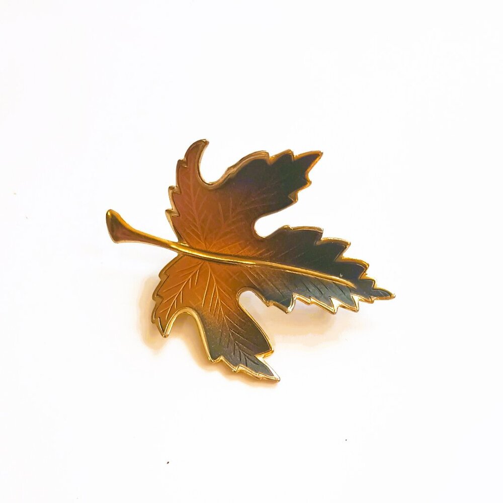 Brown Enamel Maple Leaf Brooch Vintage Gold Tone Fall Pin